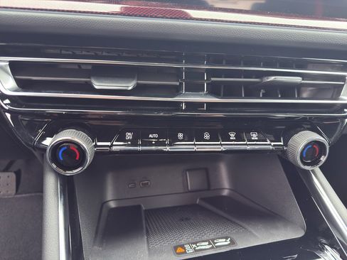 New 2026 Chevrolet Traverse RS image 13