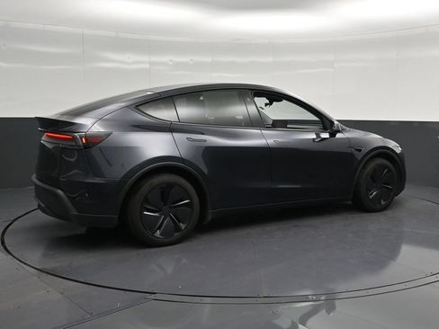 Used 2026 Tesla Model Y 2WD image 3