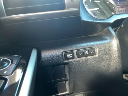 Used 2015 Lexus IS 250 image 33