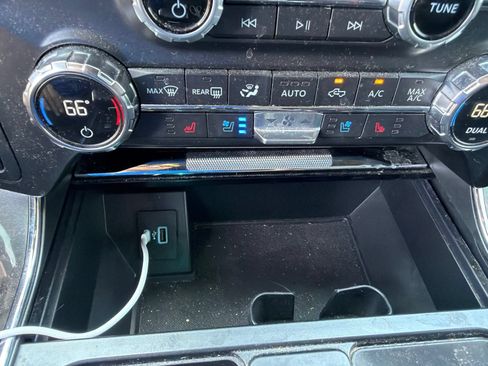 Used 2021 Ford F150 Lariat AWD/4WD image 24