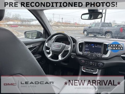 Used 2023 GMC Terrain SLT w/ Elevation Edition image 14