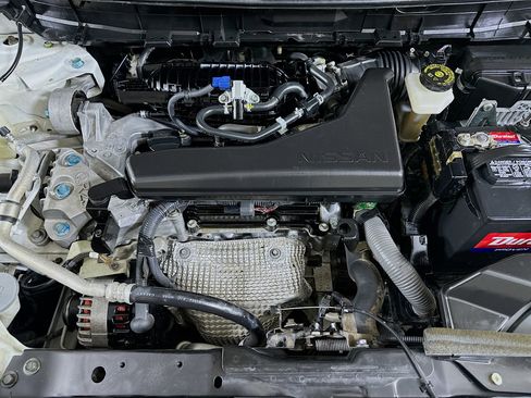 Used 2017 Nissan Rogue SV FWD image 30