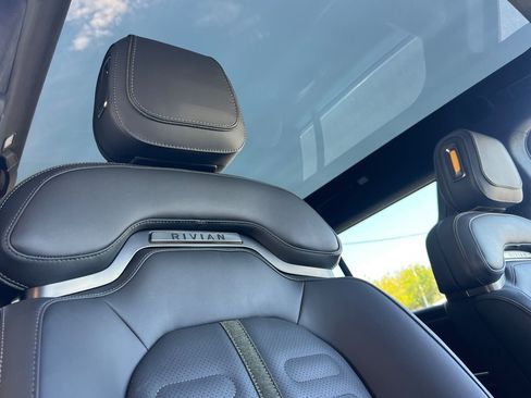 Used 2024 Rivian R1S Adventure AWD/4WD image 23