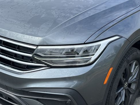 Used 2024 Volkswagen Tiguan SE AWD/4WD image 12