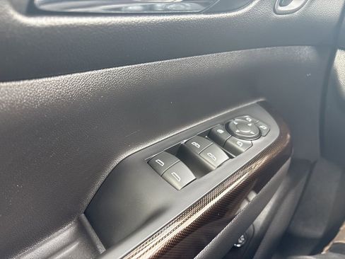 Used 2023 GMC Acadia AT4 w/ Technology Package image 4