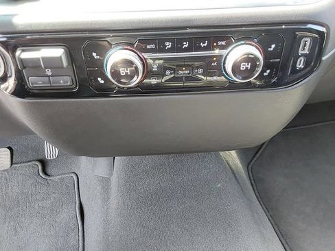 Used 2025 GMC Sierra 1500 SLT AWD/4WD image 30