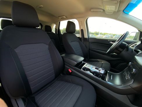 Used 2020 Ford Edge SE FWD image 14