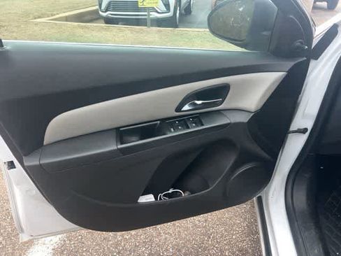 Used 2011 Chevrolet Cruze LS w/ Connectivity Package image 4