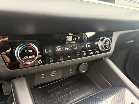 New 2025 Mitsubishi Outlander SEL Black Edition AWD/4WD image 21