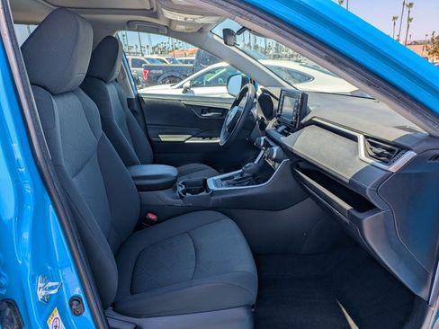 Used 2019 Toyota RAV4 XLE w/ Convenience Package FWD image 21