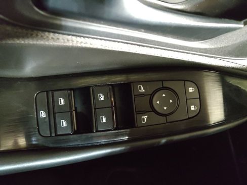 Used 2023 Nissan Rogue S FWD image 27