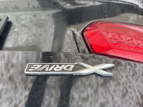 Used 2018 BMW 330i xDrive 330i xDrive image 5