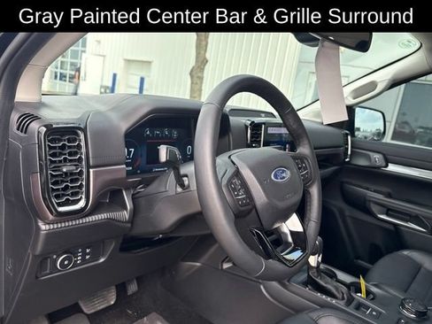 Used 2025 Ford Ranger Lariat w/ Black Appearance Package AWD/4WD image 11