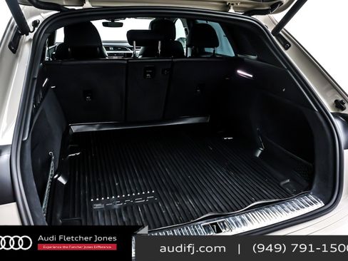Used 2022 Audi e-tron Chronos image 23