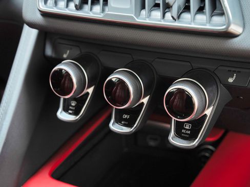 Used 2022 Audi R8 V10 w/ Premium Package RWD image 66