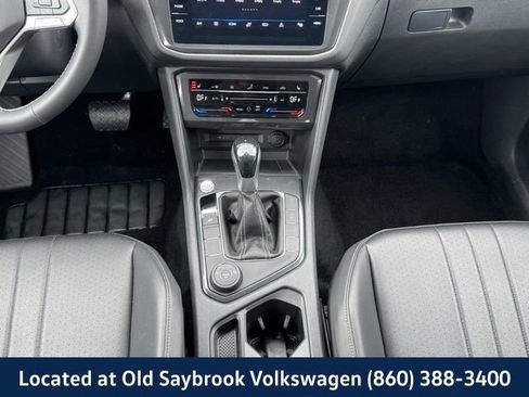 Certified 2024 Volkswagen Tiguan SE AWD/4WD image 16