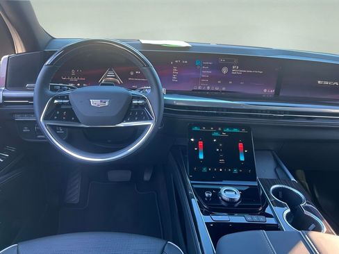 Certified 2026 Cadillac Escalade ESV Luxury image 15