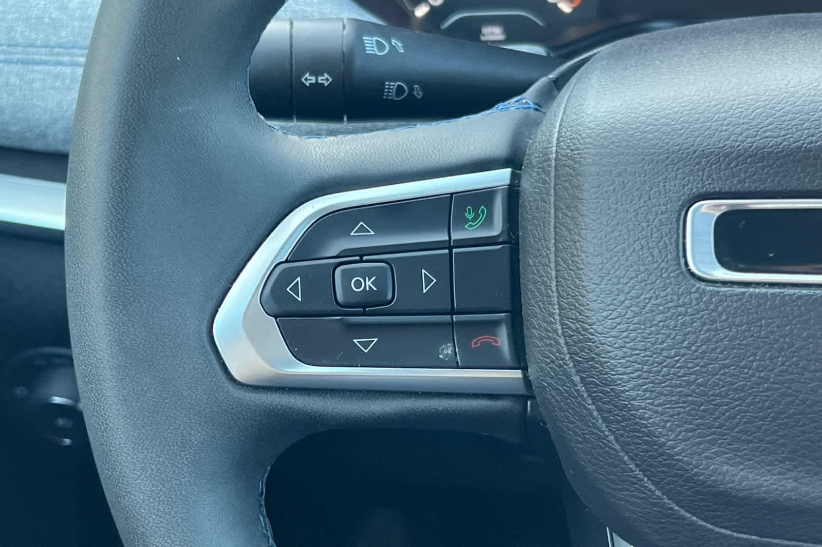 Used 2022 Jeep Compass Latitude FWD image 26
