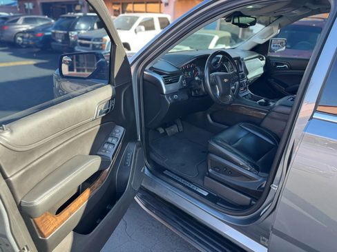Used 2020 Chevrolet Suburban LT image 10