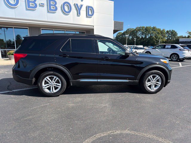 Used 2024 Ford Explorer XLT w/ Equipment Group 202A AWD/4WD image 11