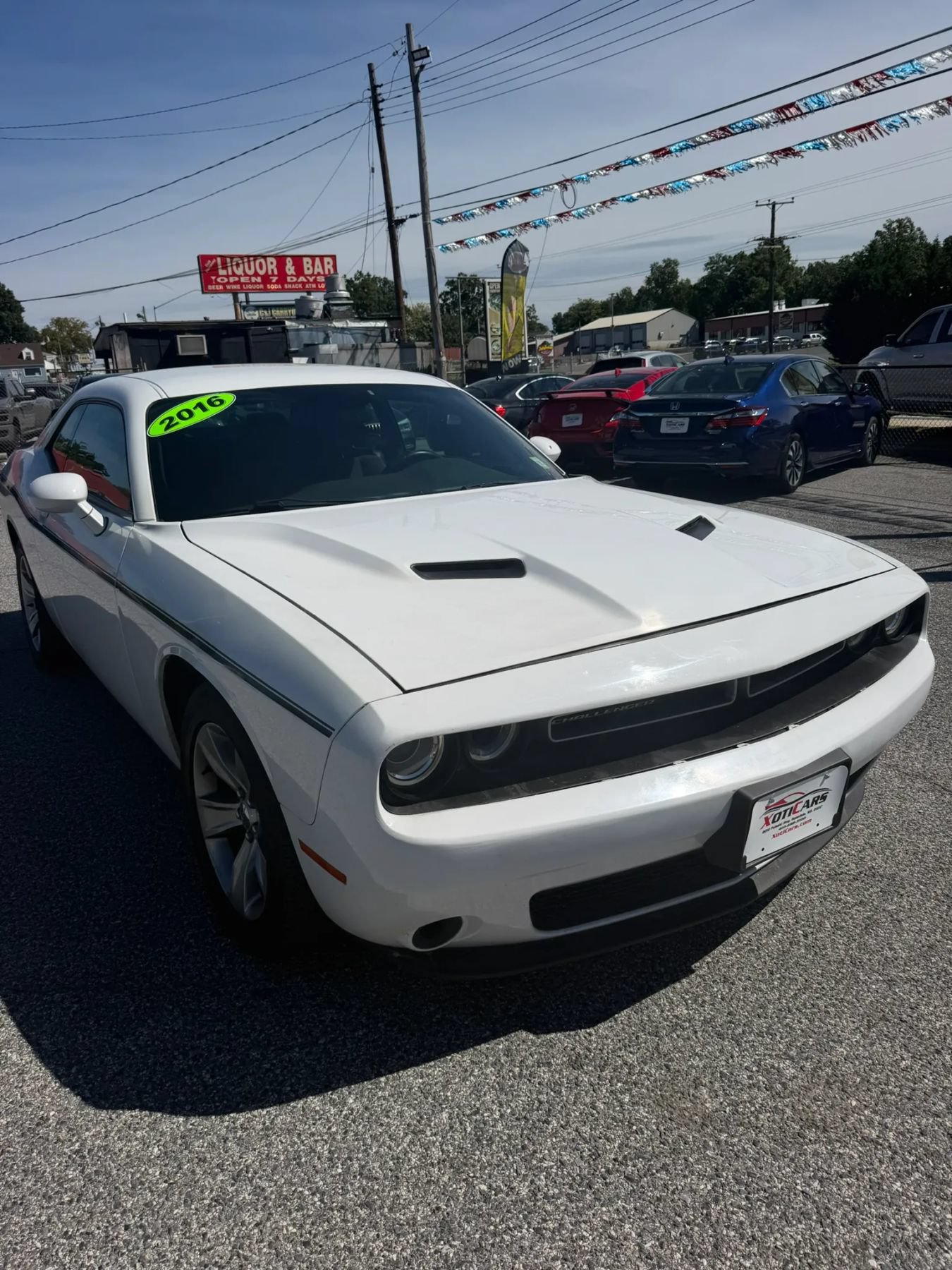 Used 2016 Dodge Challenger SXT RWD image 23