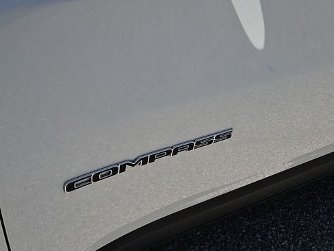 Used 2025 Jeep Compass Sport AWD/4WD image 11