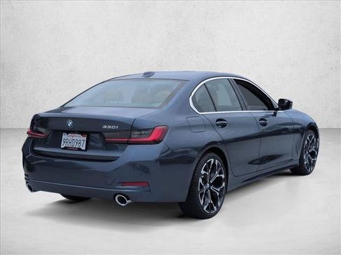 Used 2025 BMW 330i Sedan w/ Convenience Package RWD image 5