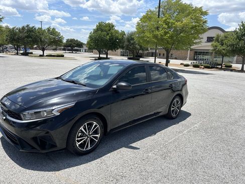 Used 2022 Kia Forte LXS FWD image 4