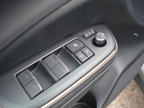 Used 2023 Toyota Crown Limited w/ Advanced Technology Package image 9