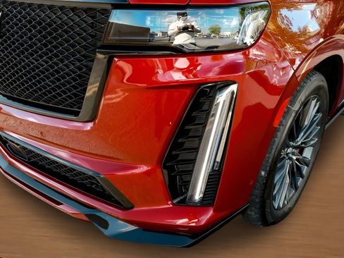 Used 2023 Cadillac Escalade ESV V AWD/4WD image 5