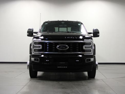 Used 2024 Ford F450 Platinum image 9