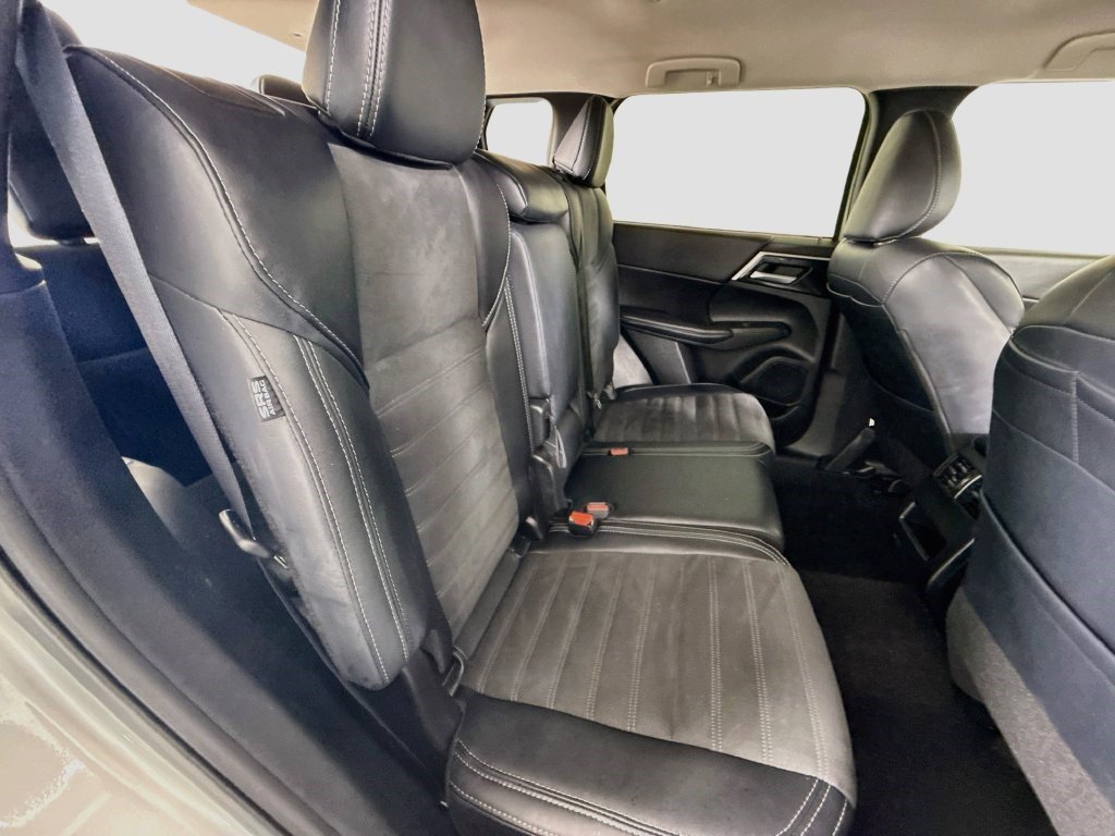 Used 2024 Mitsubishi Outlander SE FWD image 26
