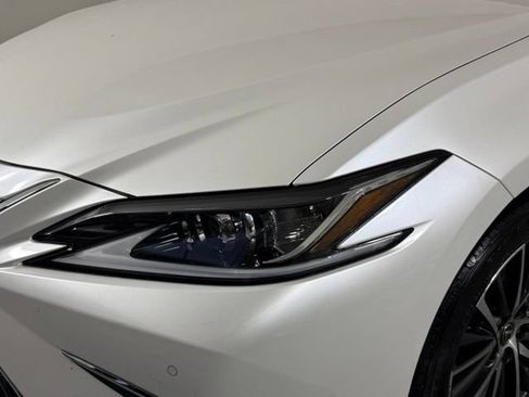 Used 2024 Lexus ES 350 w/ Premium Package FWD image 11