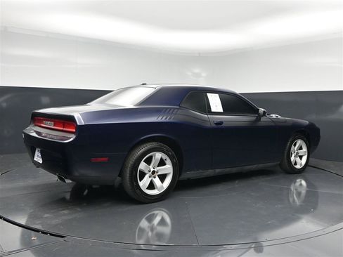 Used 2013 Dodge Challenger SXT RWD image 5