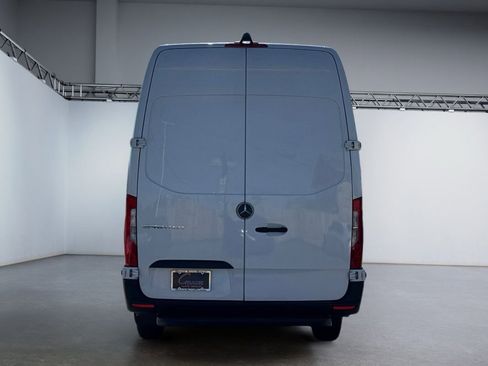 Used 2024 Mercedes-Benz Sprinter 2500 image 6