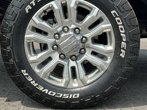 Used 2021 GMC Sierra 2500 Denali w/ Denali Ultimate Package image 12