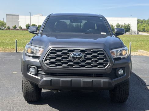 Used 2023 Toyota Tacoma TRD Off-Road w/ Technology Package image 3