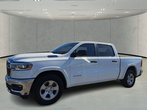 Used 2025 RAM 1500 Big Horn RWD image 9