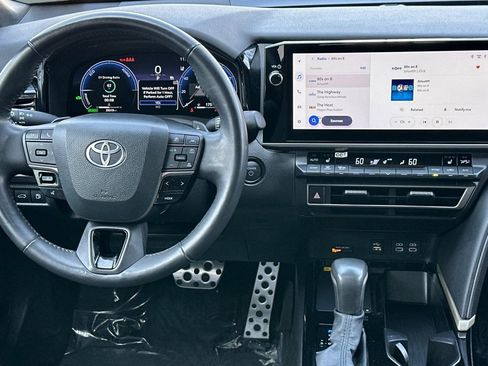 Used 2025 Toyota Camry XSE image 4