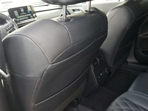 Used 2024 Mitsubishi Outlander SEL AWD/4WD image 15