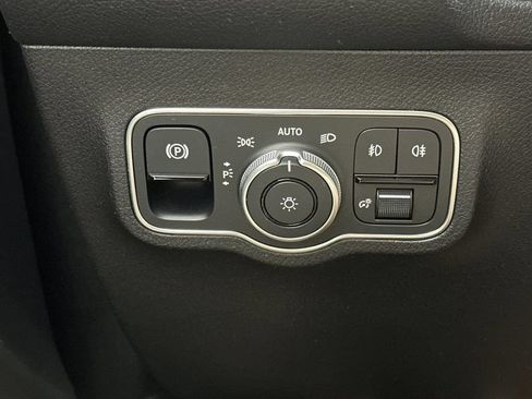 Certified 2026 Mercedes-Benz GLB 250 4MATIC image 33