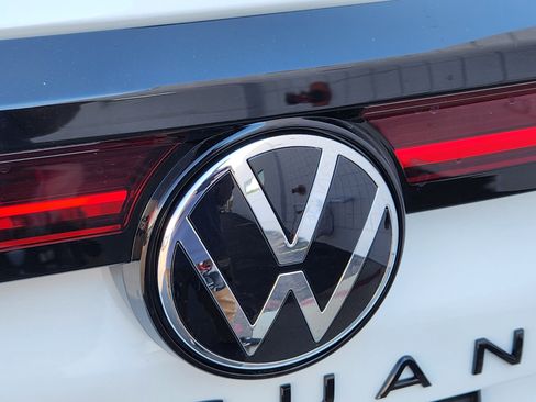 New 2025 Volkswagen Tiguan SE R-Line image 22