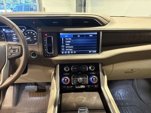 Used 2021 GMC Yukon Denali w/ Denali Ultimate Package AWD/4WD image 17