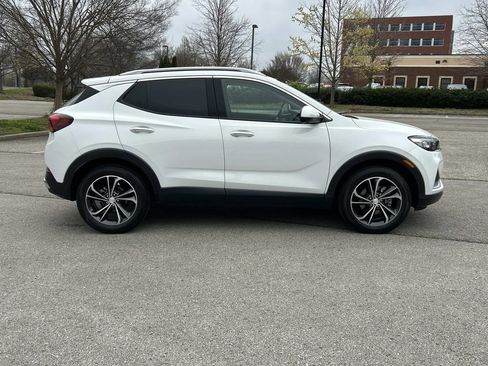 Used 2022 Buick Encore GX Essence w/ Advanced Technology Package image 8