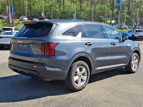 Used 2022 Kia Sorento LX AWD/4WD image 6