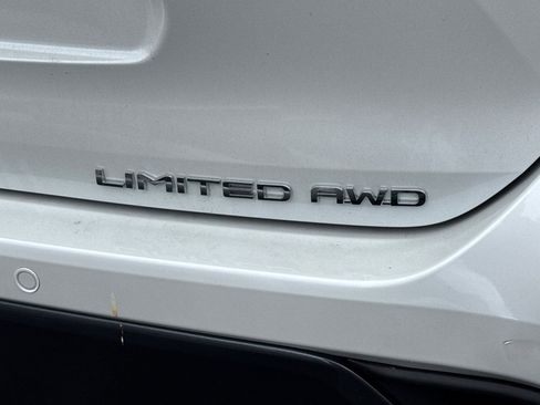 Certified 2025 Toyota Highlander Limited AWD/4WD image 6