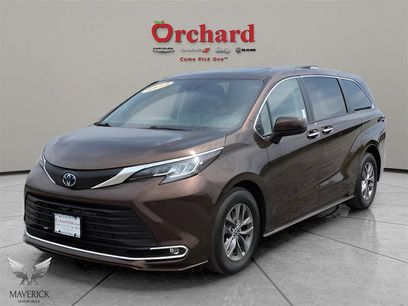 Used 2022 Toyota Sienna XLE