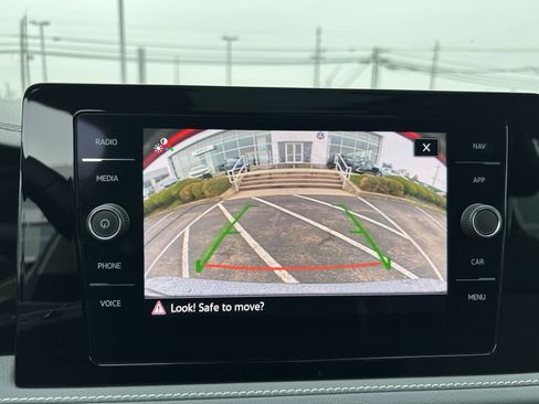 Certified 2025 Volkswagen Jetta SEL image 19