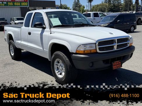 Used 2004 Dodge Dakota 4x4 Club Cab w/ Tire & Handling Group image 1
