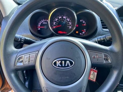 Used 2011 Kia Soul + w/ Audio Pkg FWD image 18